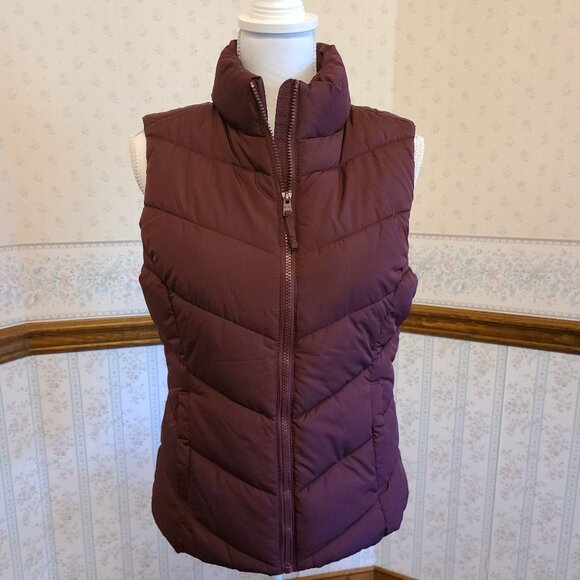 AEROPOSTALE PUFFER VEST FULL ZIP HIGH COLLAR SLEEVELESS --SHADE OF WINE - Picture 1 of 5